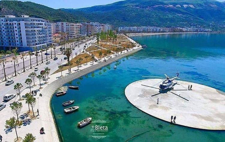 Sea View Apartment Vlorë Esterno foto
