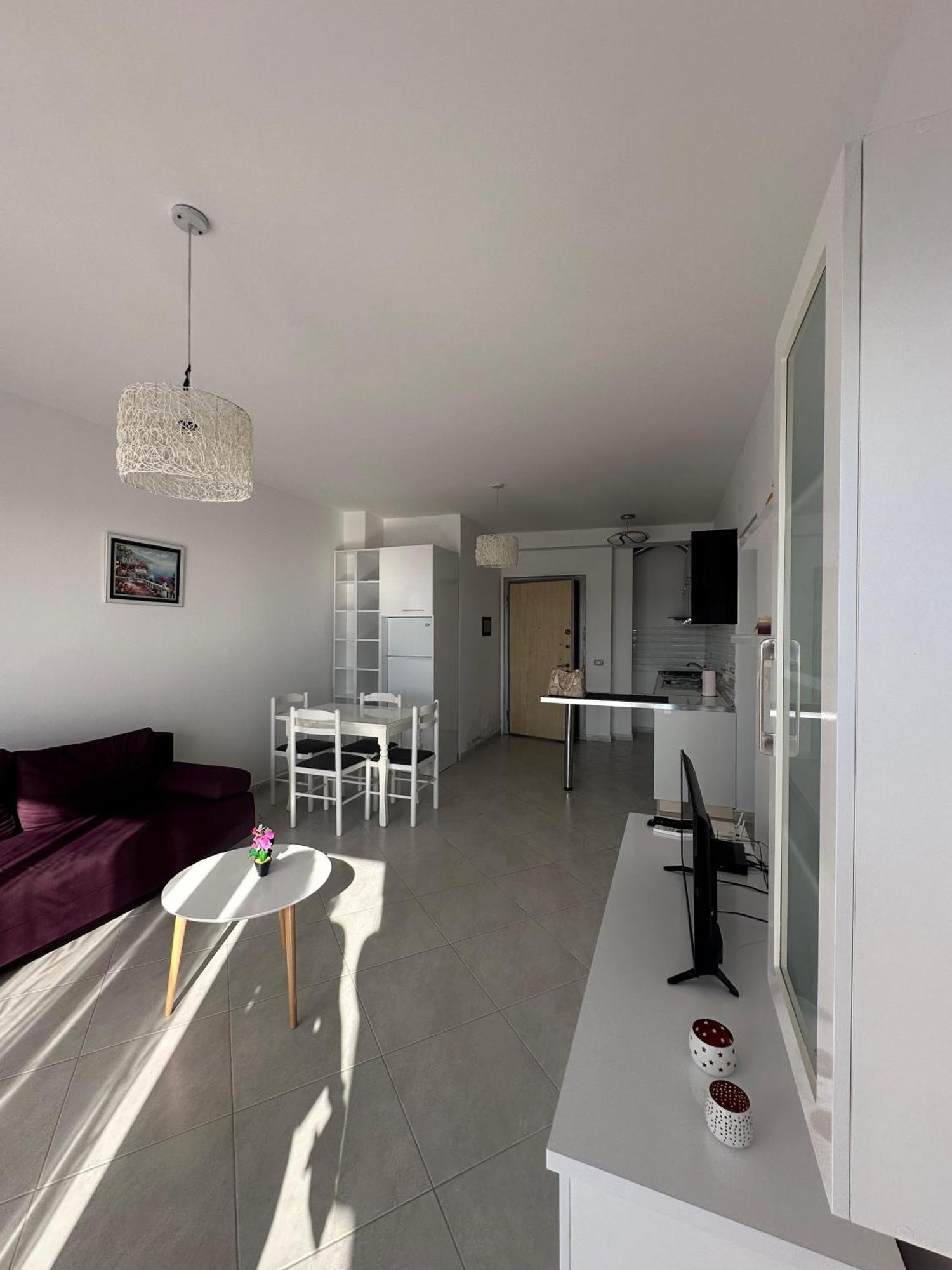 Sea View Apartment Vlorë Esterno foto