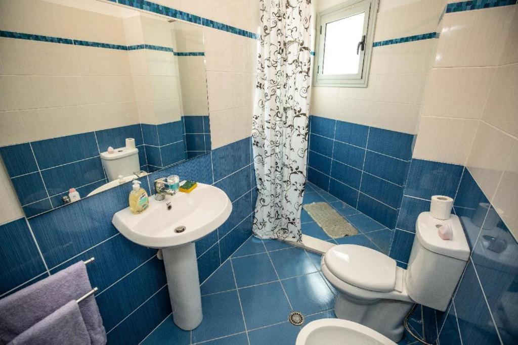 Sea View Apartment Vlorë Esterno foto