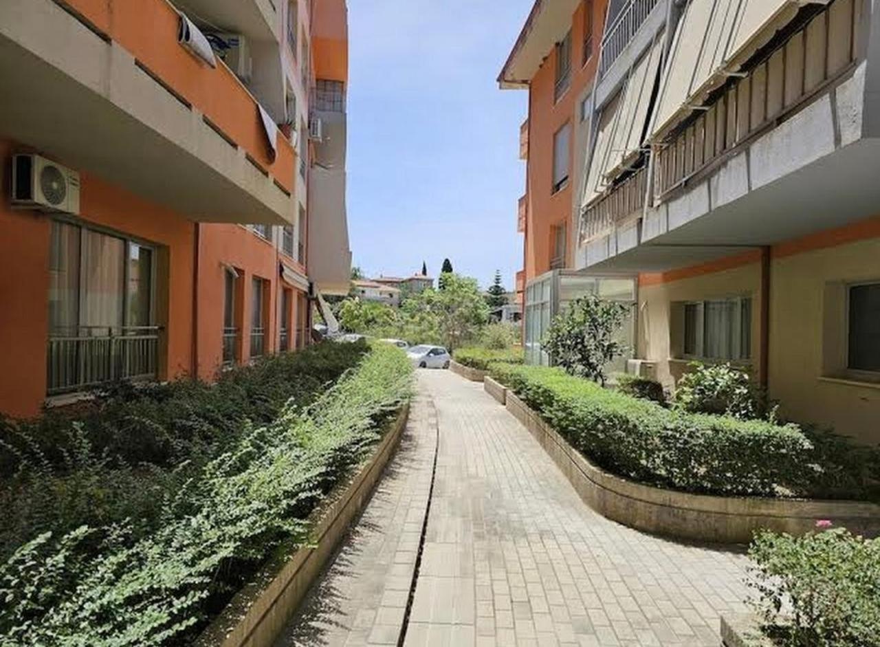 Sea View Apartment Vlorë Esterno foto