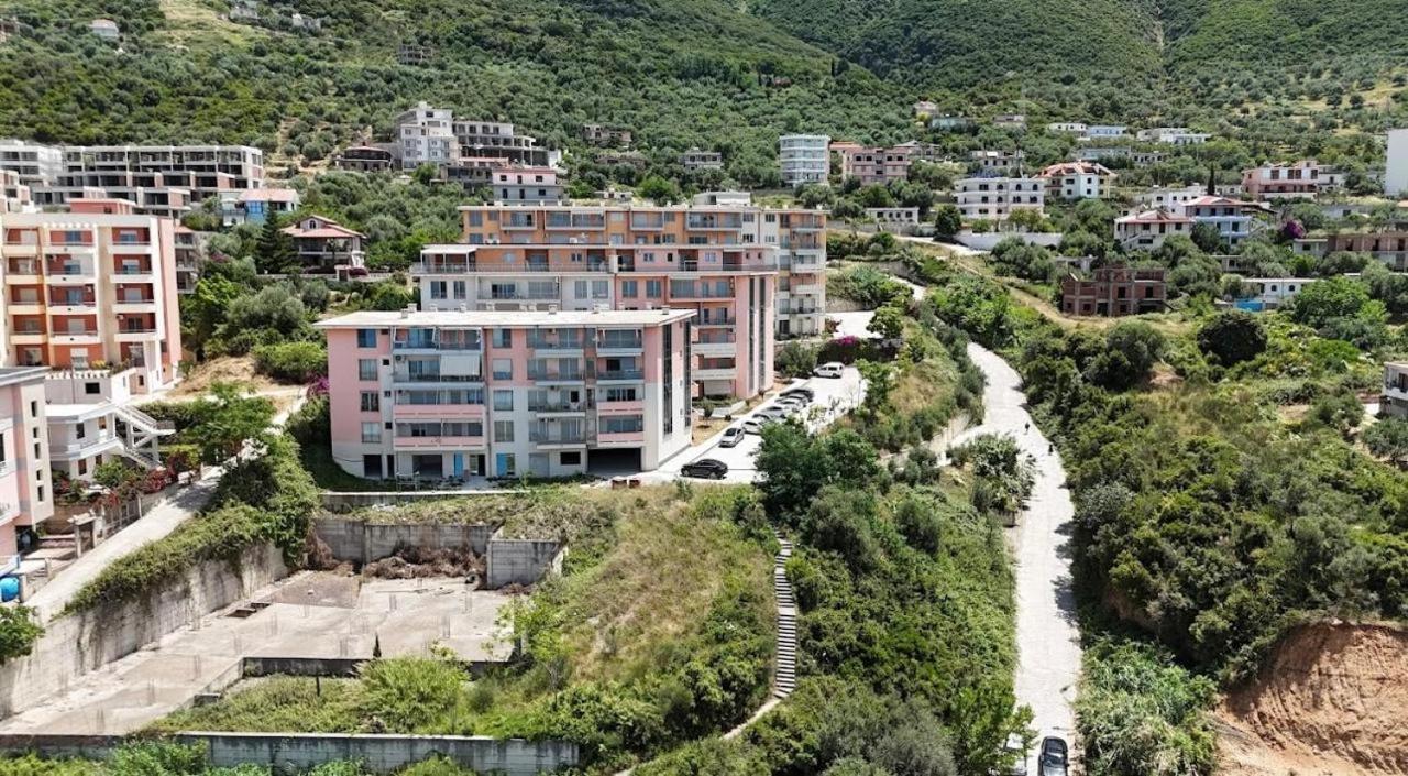 Sea View Apartment Vlorë Esterno foto