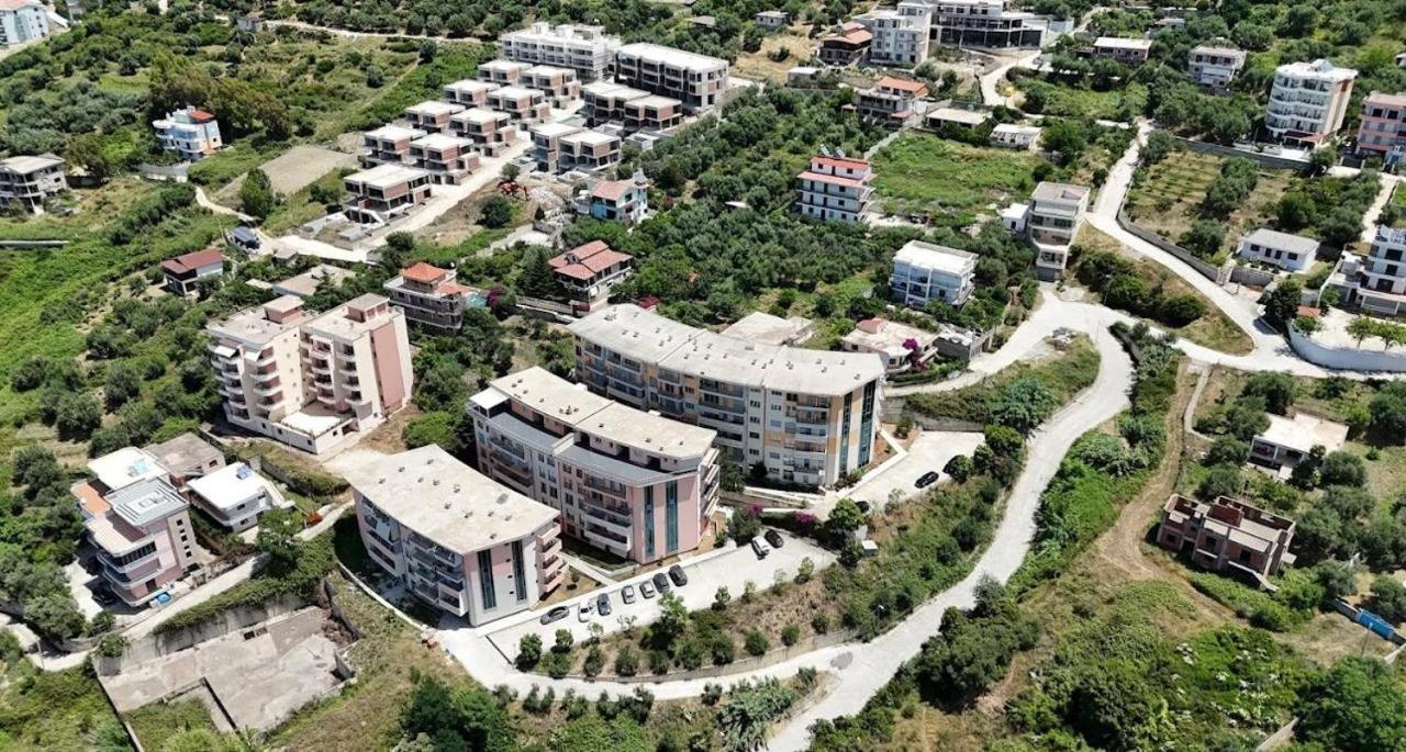 Sea View Apartment Vlorë Esterno foto