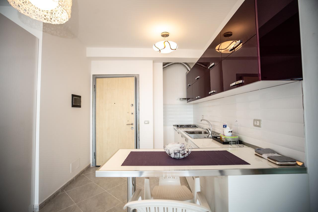 Sea View Apartment Vlorë Esterno foto